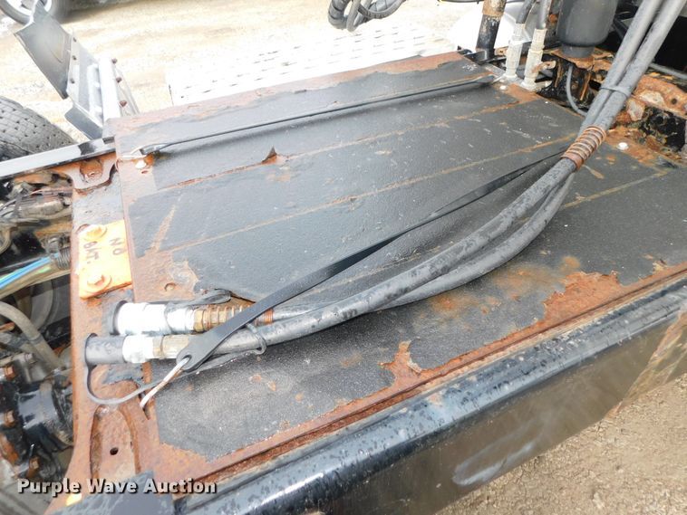 image for item DJ5928 2012 Freightliner Cascadia 125  semi truck