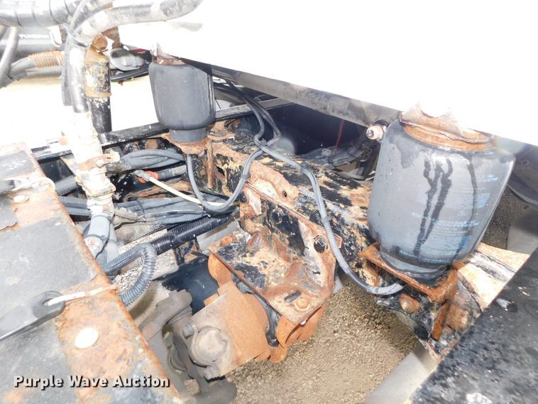 image for item DJ5928 2012 Freightliner Cascadia 125  semi truck