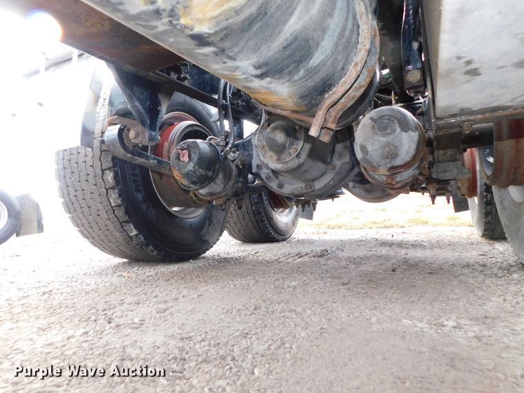 image for item DJ5928 2012 Freightliner Cascadia 125  semi truck