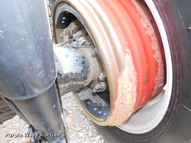 image for item DJ5928 2012 Freightliner Cascadia 125  semi truck