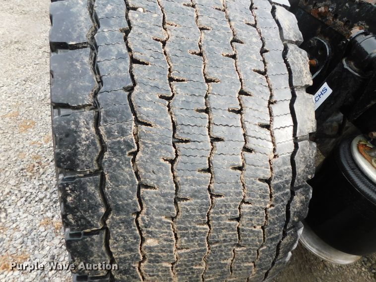 image for item DJ5928 2012 Freightliner Cascadia 125  semi truck