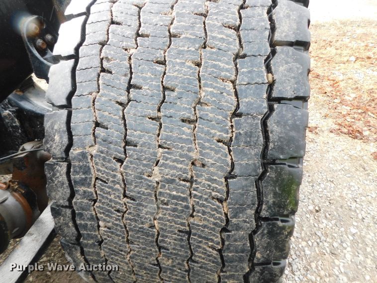 image for item DJ5928 2012 Freightliner Cascadia 125  semi truck