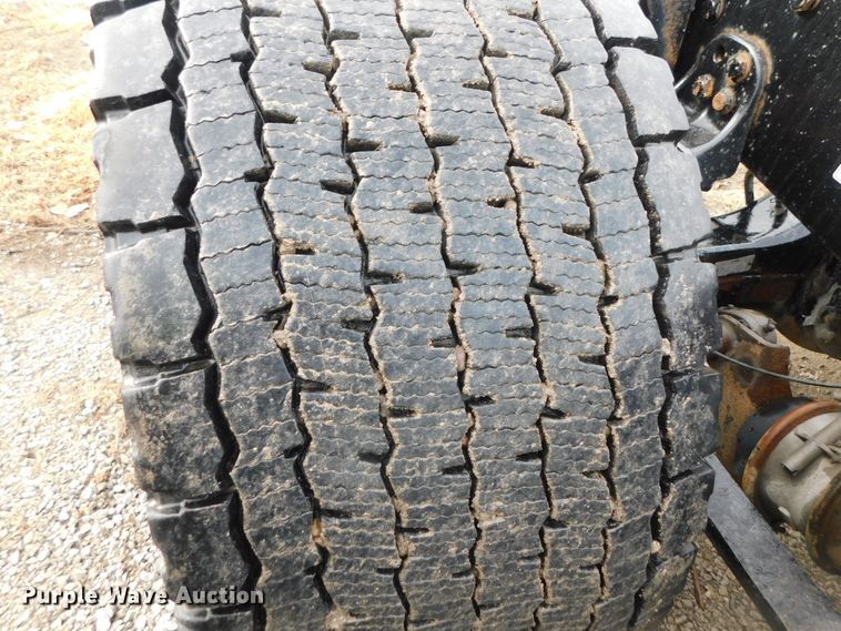 image for item DJ5928 2012 Freightliner Cascadia 125  semi truck