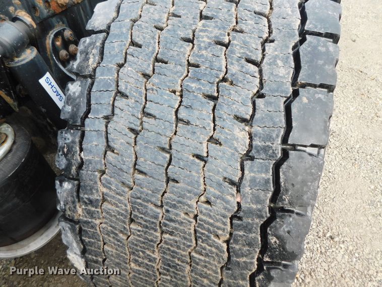 image for item DJ5928 2012 Freightliner Cascadia 125  semi truck