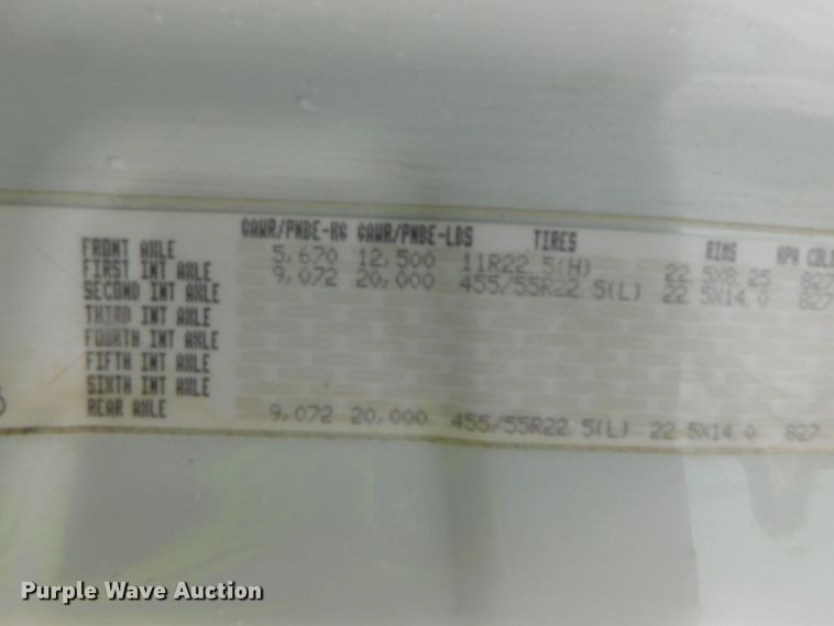 image for item DJ5928 2012 Freightliner Cascadia 125  semi truck