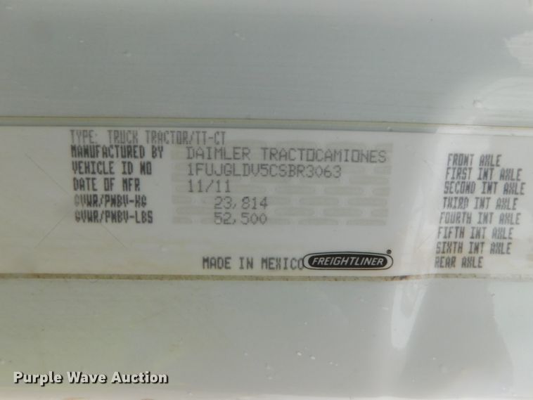 image for item DJ5928 2012 Freightliner Cascadia 125  semi truck