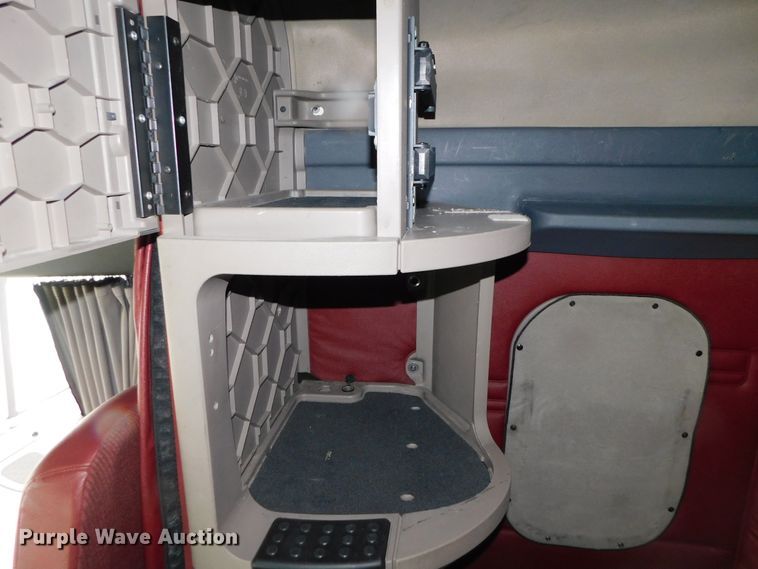 image for item DJ5929 2013 Freightliner Cascadia 125  semi truck