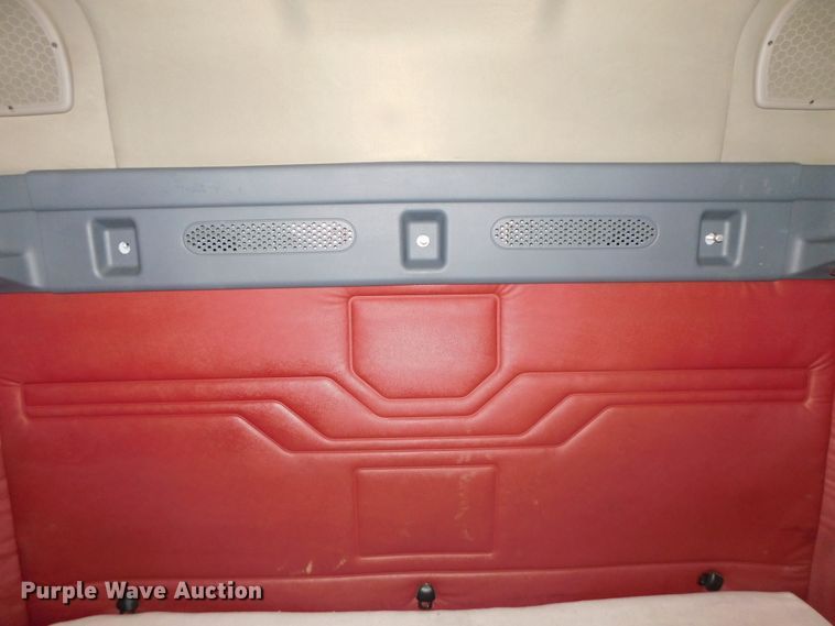 image for item DJ5929 2013 Freightliner Cascadia 125  semi truck