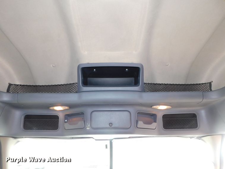 image for item DJ5929 2013 Freightliner Cascadia 125  semi truck