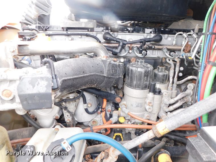 image for item DJ5929 2013 Freightliner Cascadia 125  semi truck