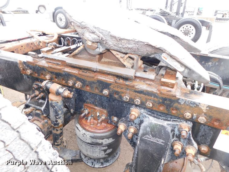 image for item DJ5929 2013 Freightliner Cascadia 125  semi truck