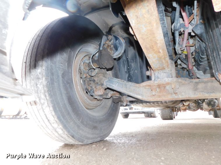 image for item DJ5929 2013 Freightliner Cascadia 125  semi truck