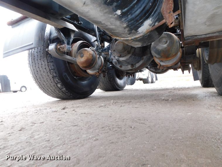 image for item DJ5929 2013 Freightliner Cascadia 125  semi truck