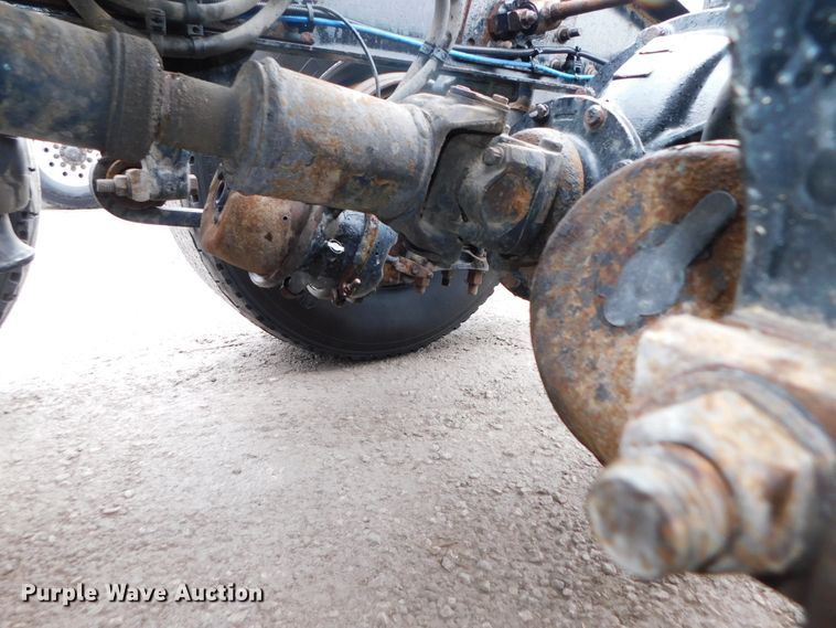 image for item DJ5929 2013 Freightliner Cascadia 125  semi truck