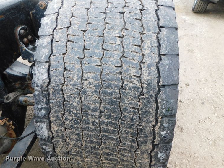 image for item DJ5929 2013 Freightliner Cascadia 125  semi truck