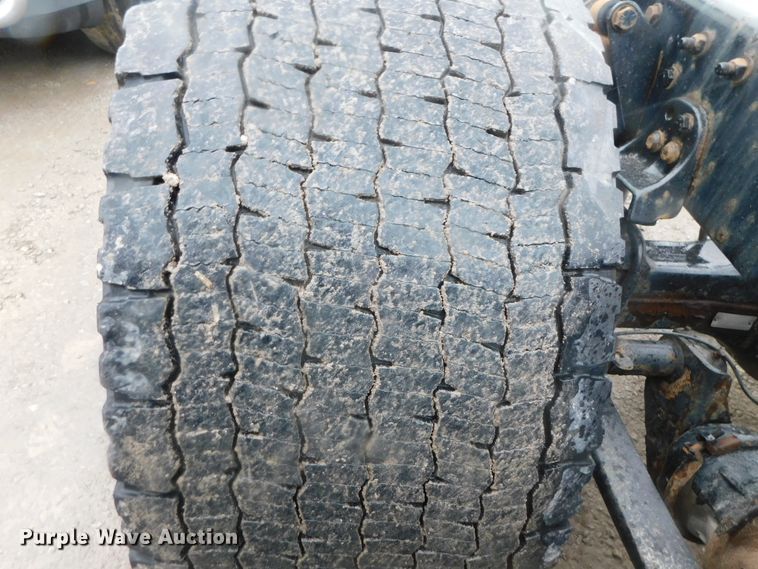 image for item DJ5929 2013 Freightliner Cascadia 125  semi truck