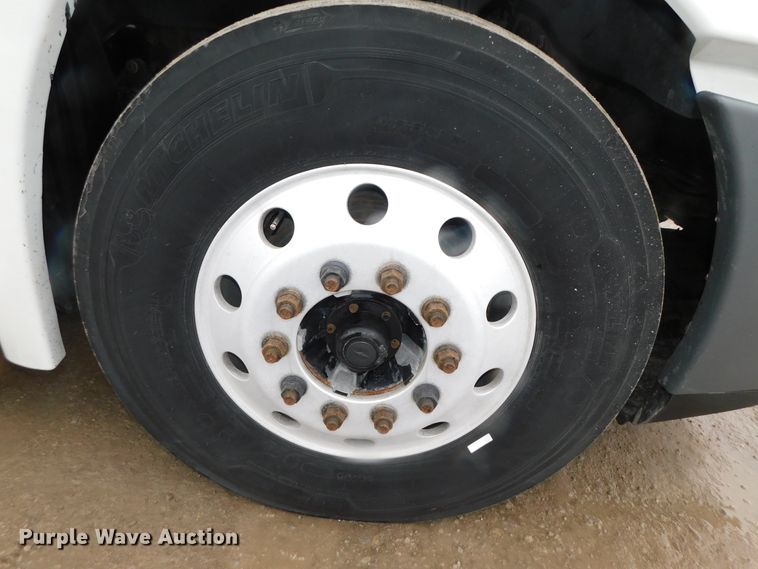 image for item DJ5929 2013 Freightliner Cascadia 125  semi truck