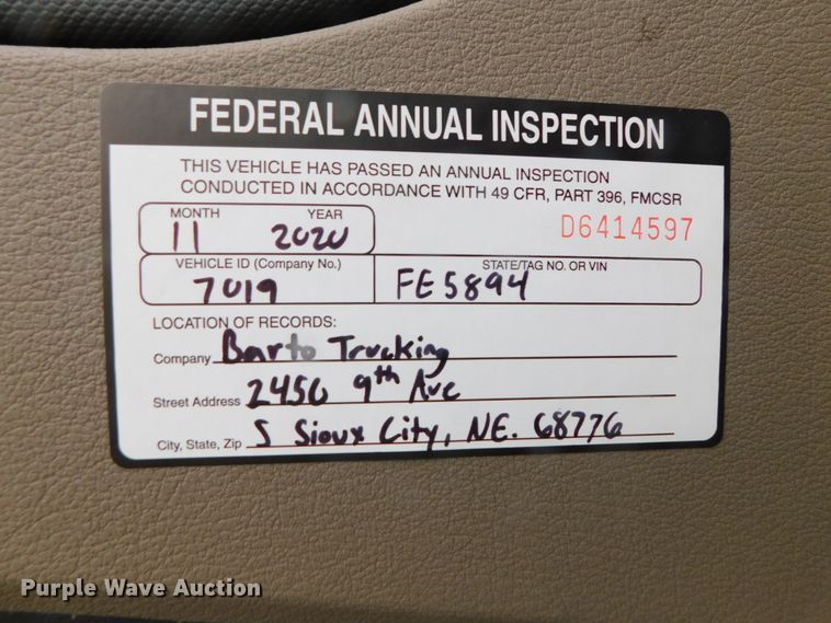 image for item DJ5929 2013 Freightliner Cascadia 125  semi truck