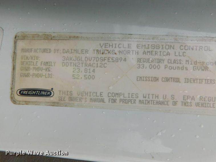 image for item DJ5929 2013 Freightliner Cascadia 125  semi truck