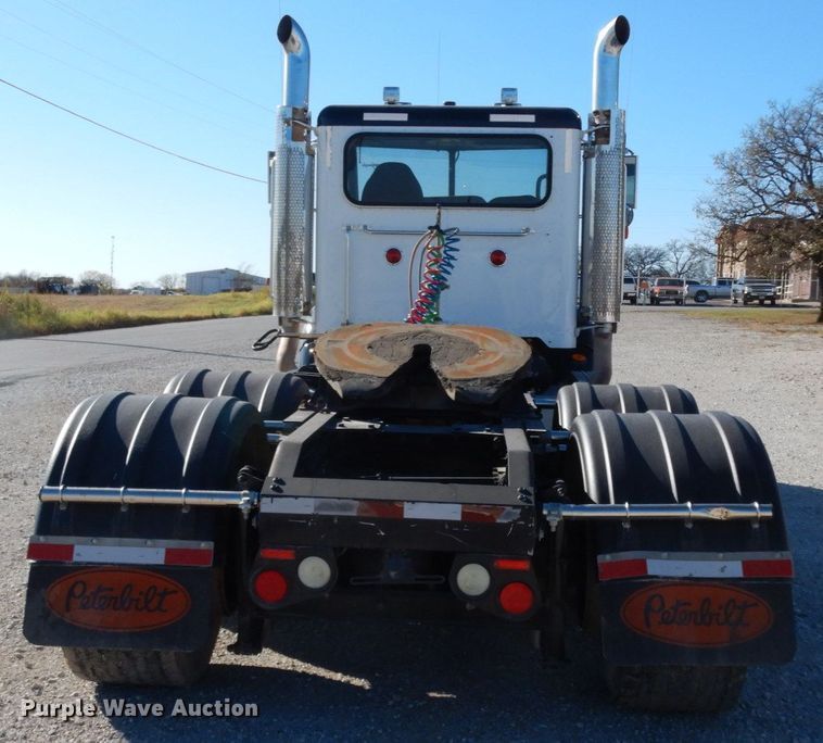 image for item DJ8103 2009 Peterbilt 384  semi truck