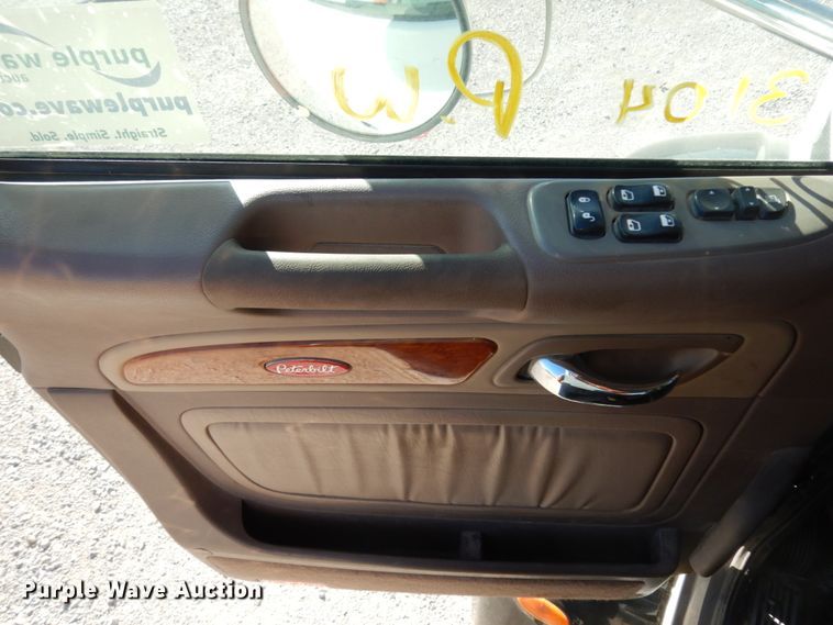 image for item DJ8103 2009 Peterbilt 384  semi truck