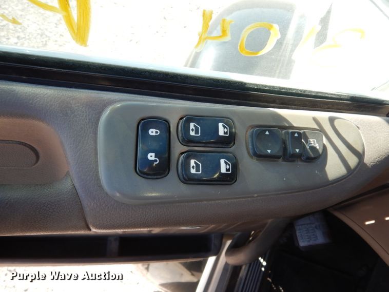 image for item DJ8103 2009 Peterbilt 384  semi truck