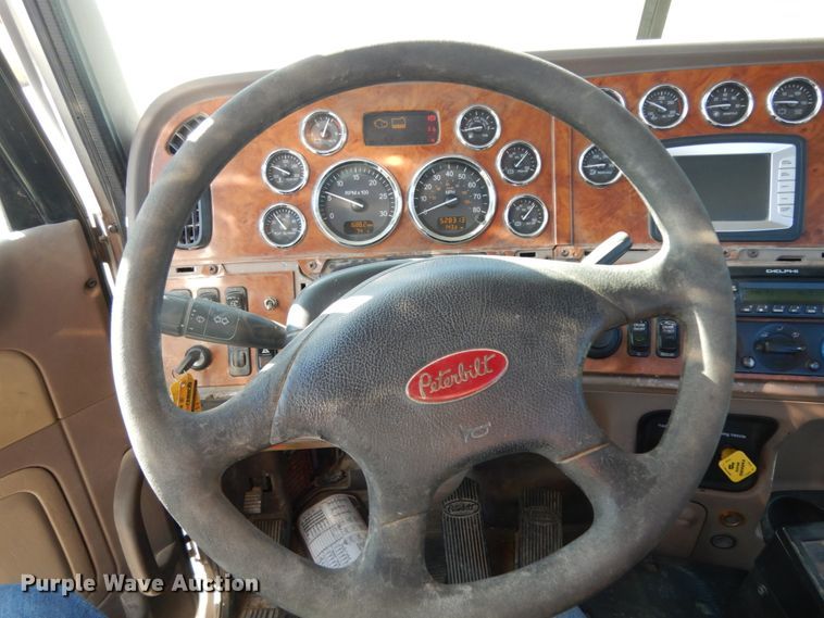 image for item DJ8103 2009 Peterbilt 384  semi truck