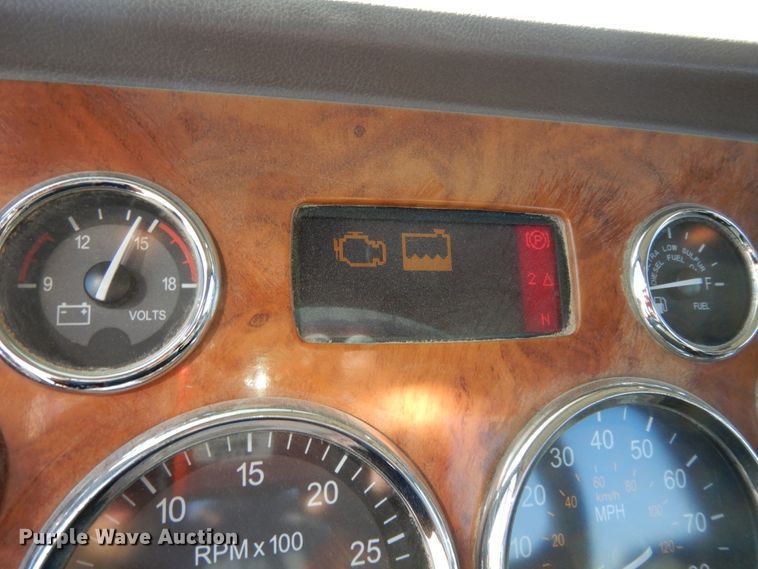 image for item DJ8103 2009 Peterbilt 384  semi truck