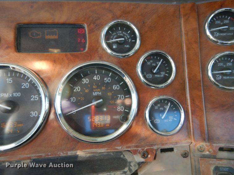 image for item DJ8103 2009 Peterbilt 384  semi truck