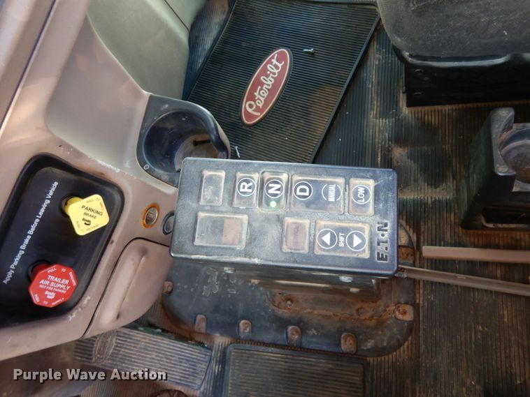 image for item DJ8103 2009 Peterbilt 384  semi truck