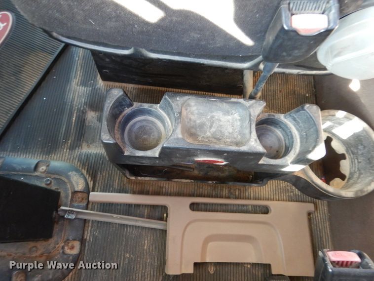 image for item DJ8103 2009 Peterbilt 384  semi truck