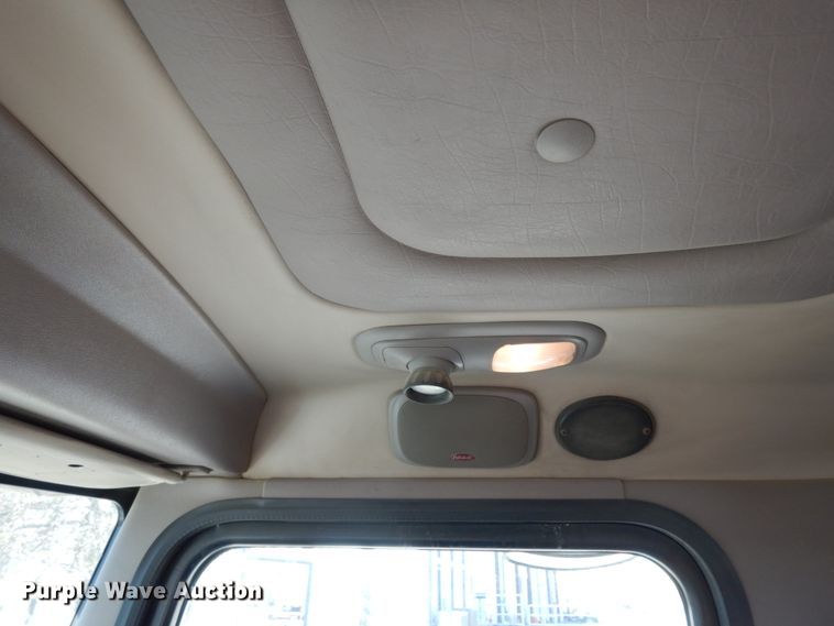 image for item DJ8103 2009 Peterbilt 384  semi truck