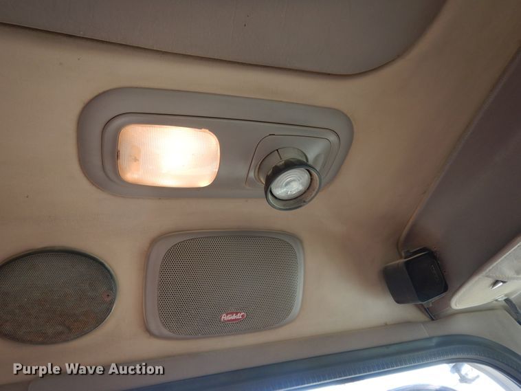 image for item DJ8103 2009 Peterbilt 384  semi truck