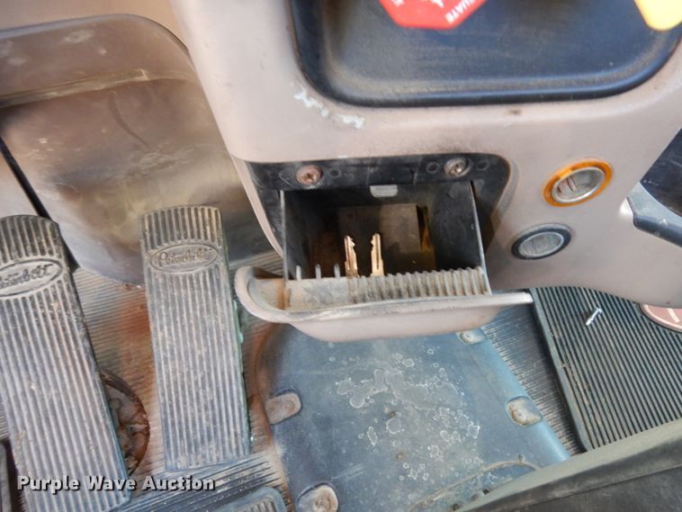 image for item DJ8103 2009 Peterbilt 384  semi truck