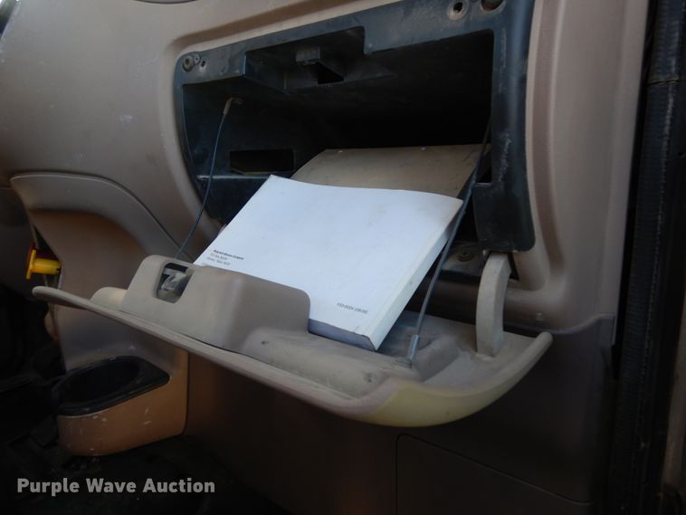 image for item DJ8103 2009 Peterbilt 384  semi truck