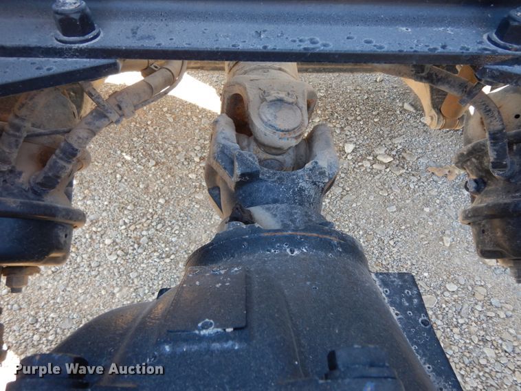 image for item DJ8103 2009 Peterbilt 384  semi truck