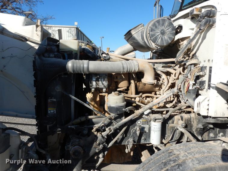 image for item DJ8103 2009 Peterbilt 384  semi truck