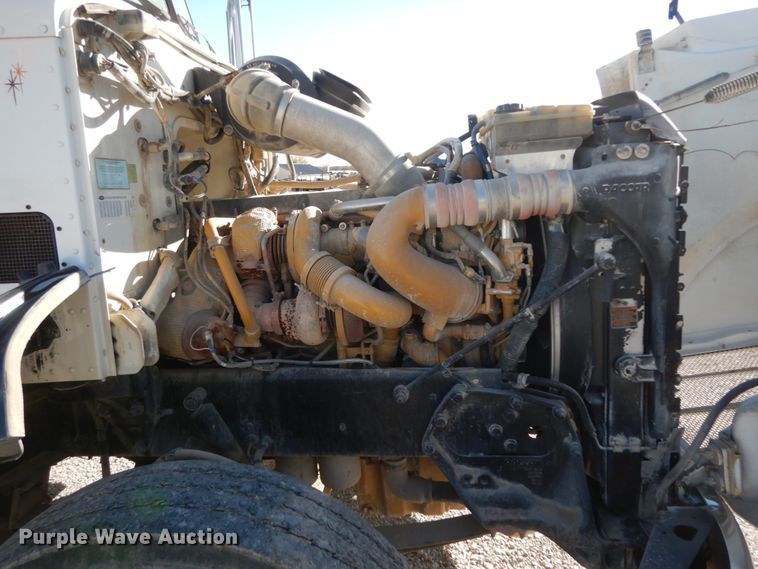 image for item DJ8103 2009 Peterbilt 384  semi truck