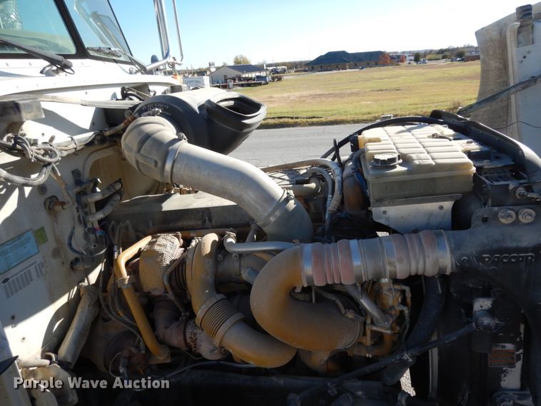 image for item DJ8103 2009 Peterbilt 384  semi truck