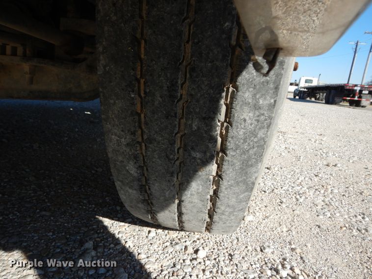 image for item DJ8103 2009 Peterbilt 384  semi truck