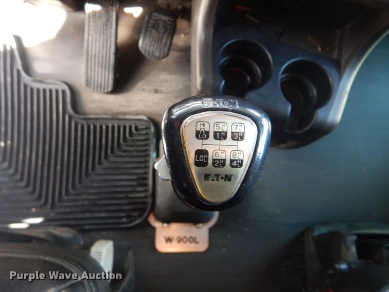 image for item DJ8587 2016 Kenworth W900  semi truck