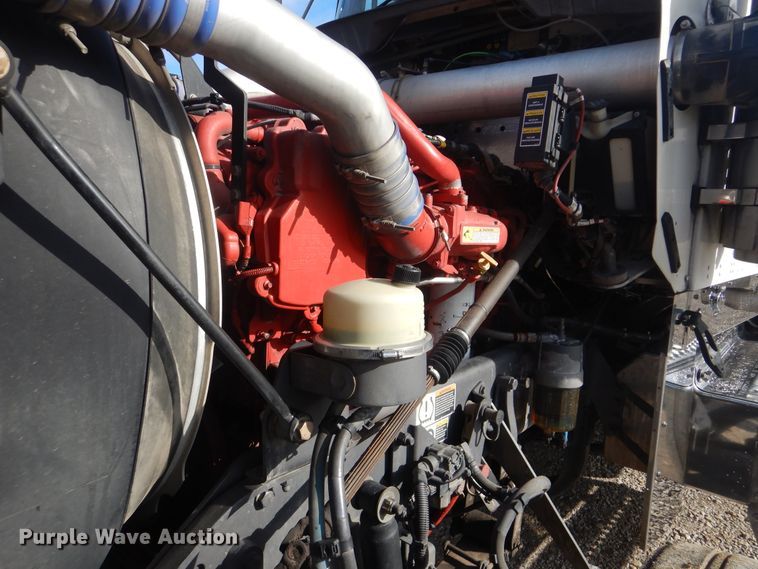 image for item DJ8587 2016 Kenworth W900  semi truck