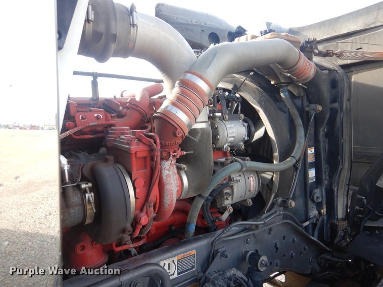 image for item DJ8587 2016 Kenworth W900  semi truck