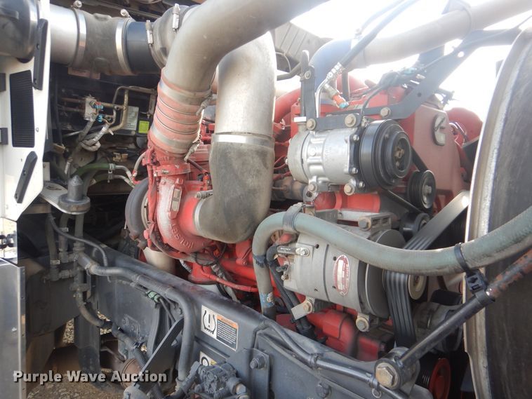 image for item DJ8587 2016 Kenworth W900  semi truck