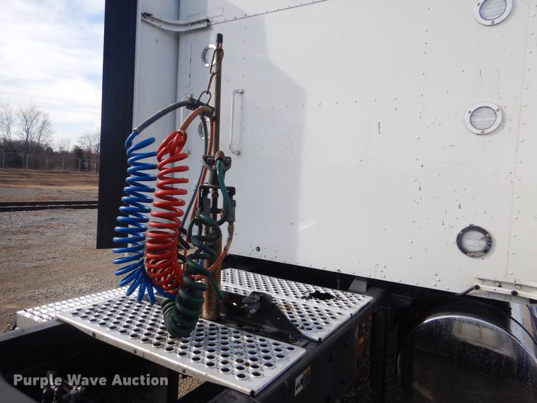 image for item DJ8587 2016 Kenworth W900  semi truck