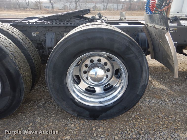 image for item DJ8587 2016 Kenworth W900  semi truck