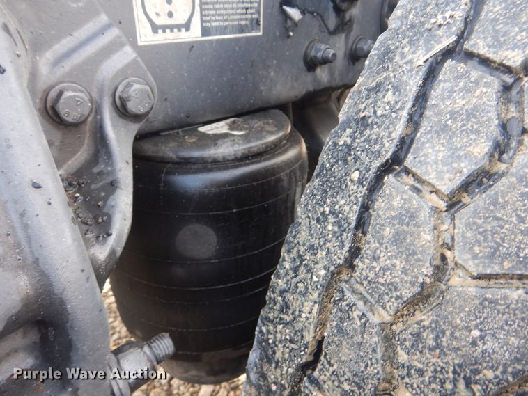 image for item DJ8587 2016 Kenworth W900  semi truck