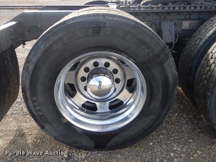 image for item DJ8587 2016 Kenworth W900  semi truck