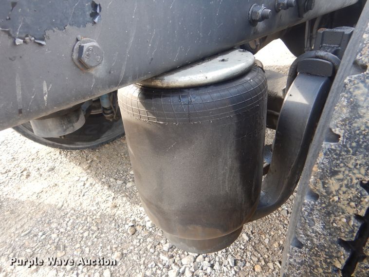 image for item DJ8587 2016 Kenworth W900  semi truck