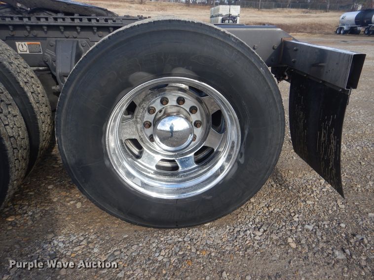 image for item DJ8587 2016 Kenworth W900  semi truck